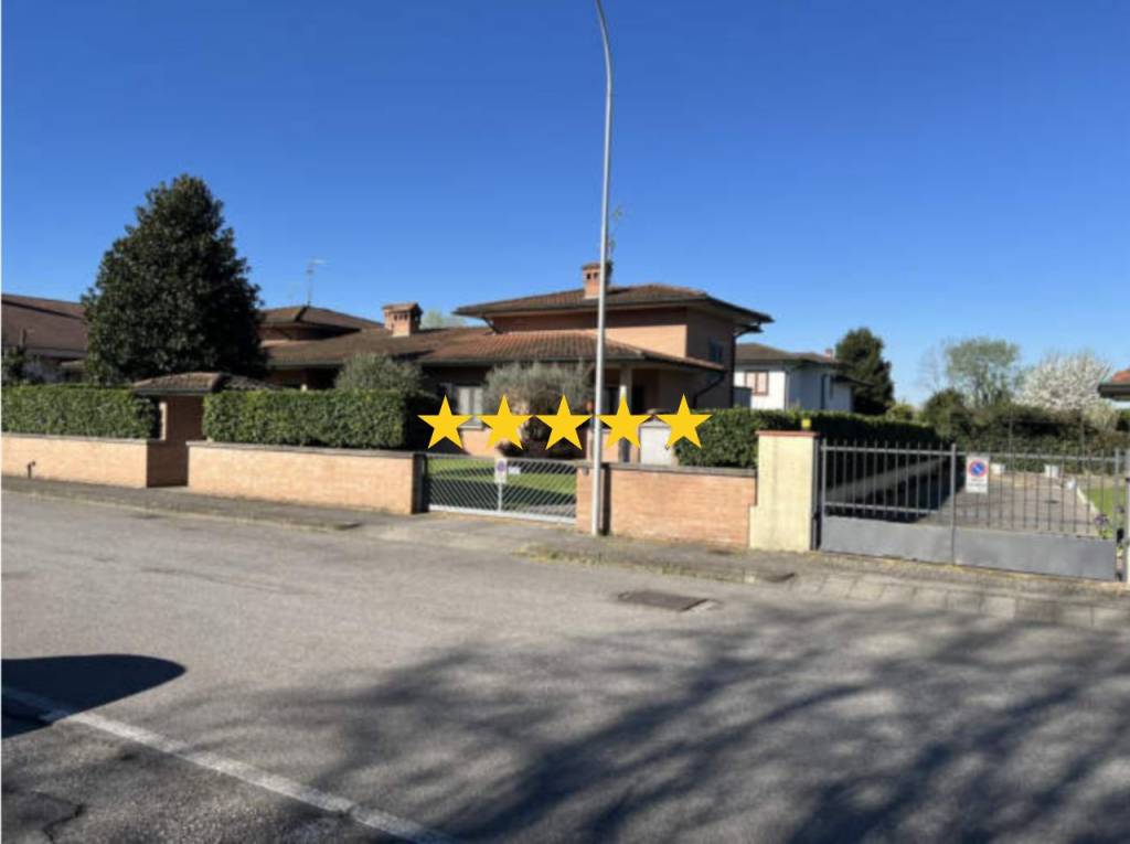 casa indipendente in vendita a Pandino