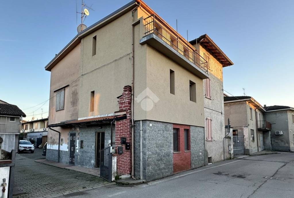 casa indipendente in vendita a Pandino in zona Nosadello