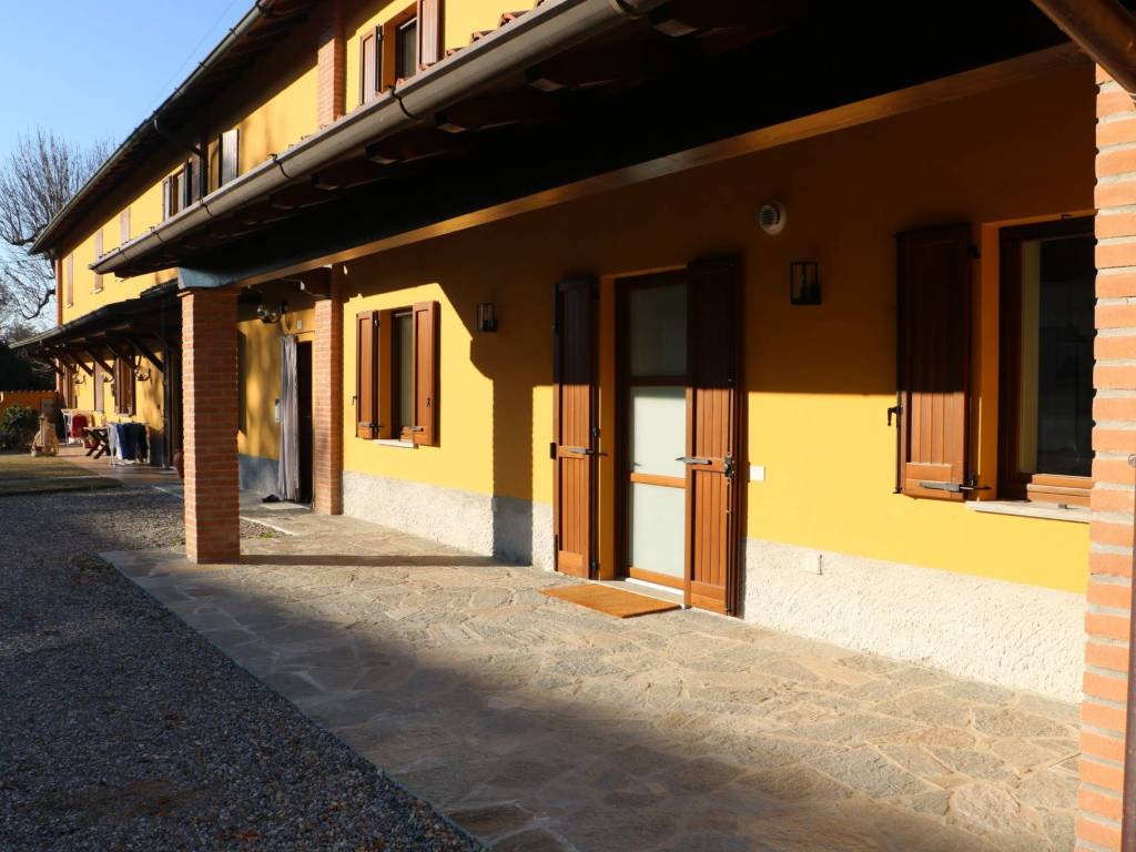 casa indipendente in vendita a Pandino in zona Gradella