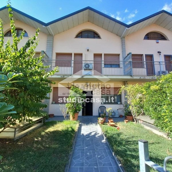 casa indipendente in vendita a Pandino