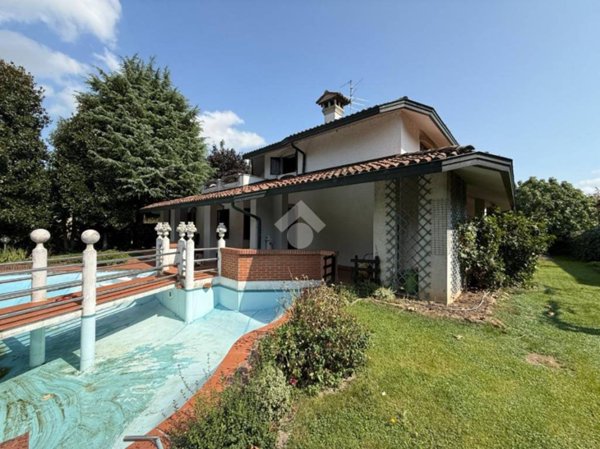casa indipendente in vendita a Pandino