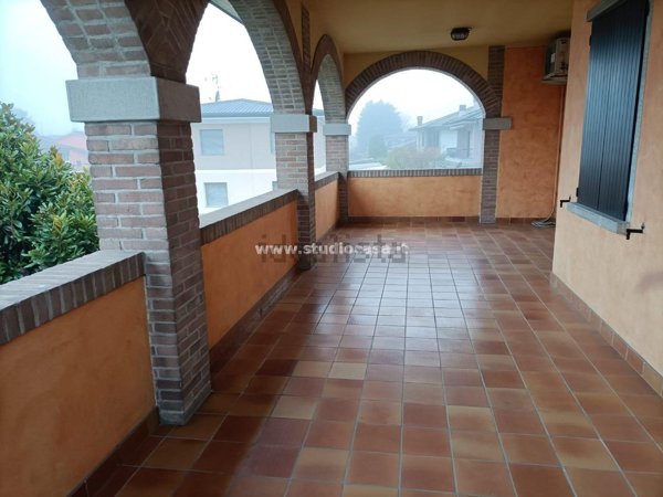 casa indipendente in vendita a Pandino