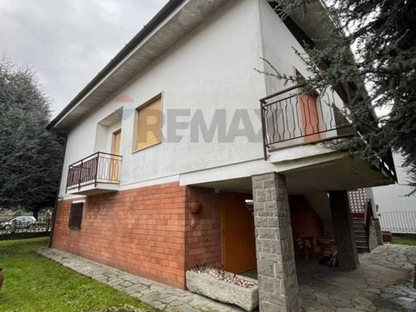 casa indipendente in vendita a Pandino