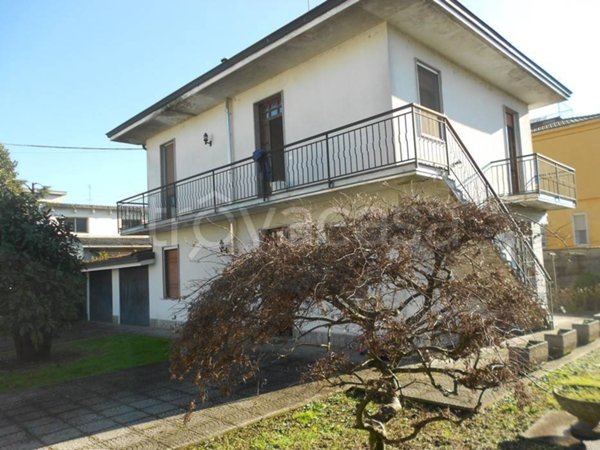 casa indipendente in vendita a Pandino