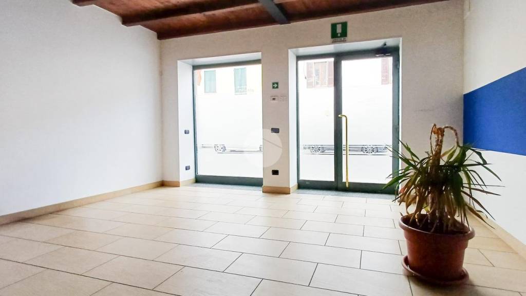 ufficio in vendita a Pandino