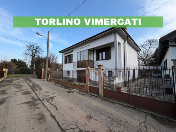 casa indipendente in vendita a Pandino