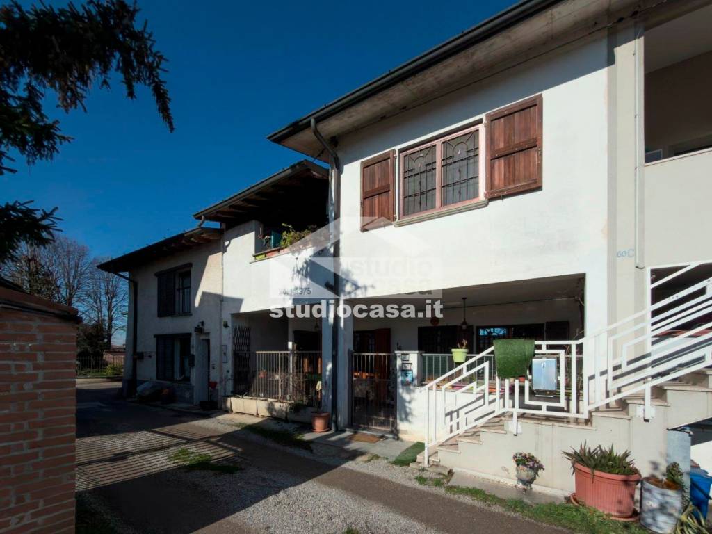 appartamento in vendita a Pandino in zona Nosadello