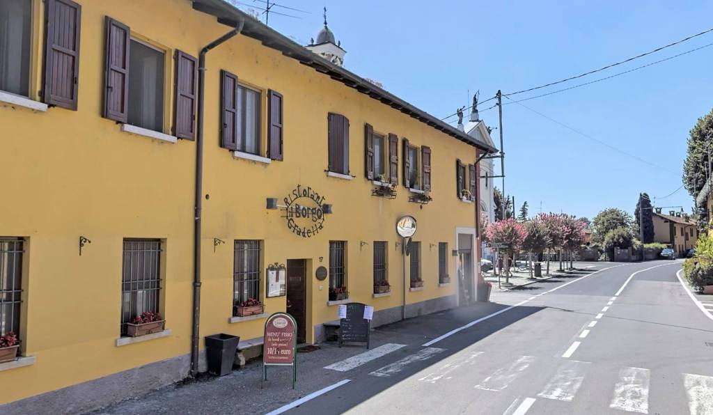 negozio in vendita a Pandino in zona Gradella