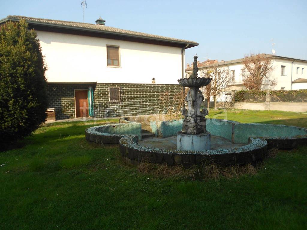 casa indipendente in vendita a Pandino