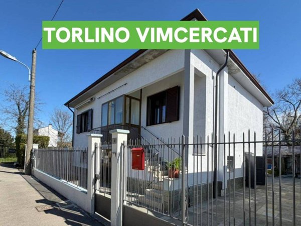 casa indipendente in vendita a Pandino