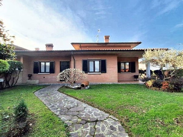 casa indipendente in vendita a Pandino