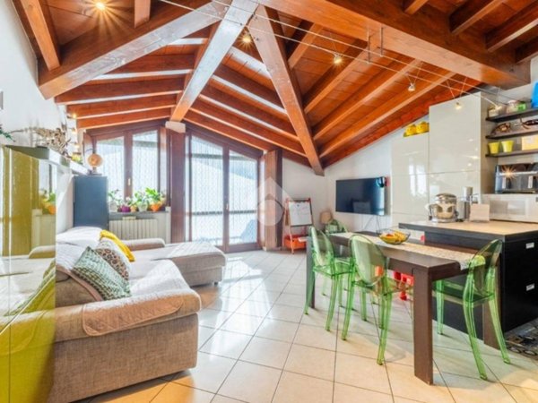 appartamento in vendita a Pandino in zona Nosadello