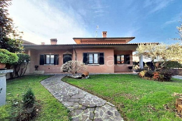 casa indipendente in vendita a Pandino