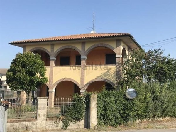 casa indipendente in vendita a Pandino