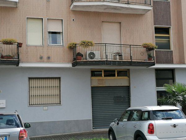 negozio in vendita a Pandino