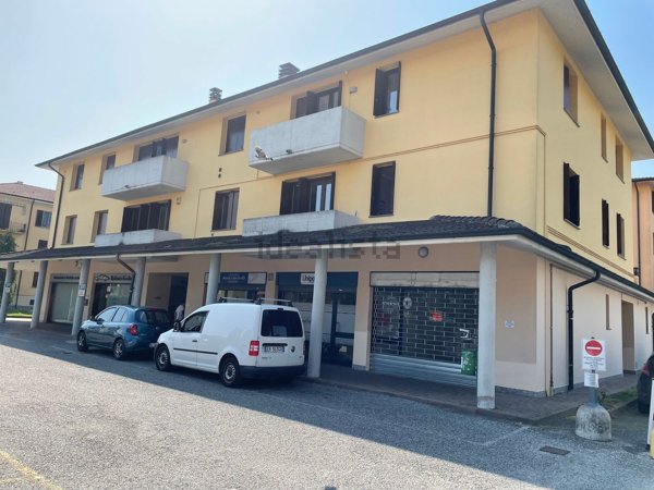 negozio in vendita a Pandino