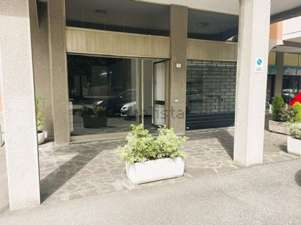 negozio in vendita a Pandino