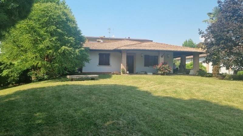 casa indipendente in vendita a Pandino