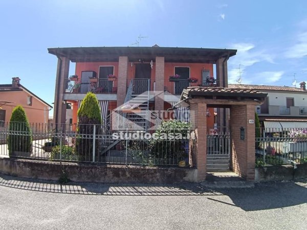 appartamento in vendita a Pandino in zona Nosadello