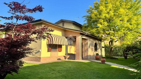 casa indipendente in vendita a Pandino