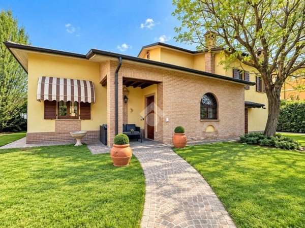 casa indipendente in vendita a Pandino