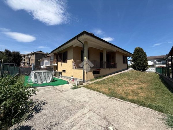 casa indipendente in vendita a Pandino