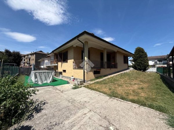casa indipendente in vendita a Pandino