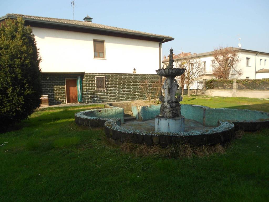 casa indipendente in vendita a Pandino