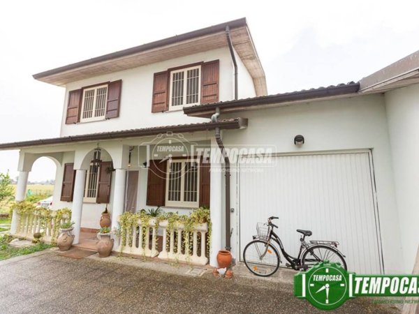 casa indipendente in vendita a Pandino