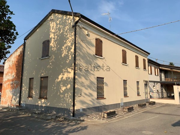 casa indipendente in vendita a Persico Dosimo