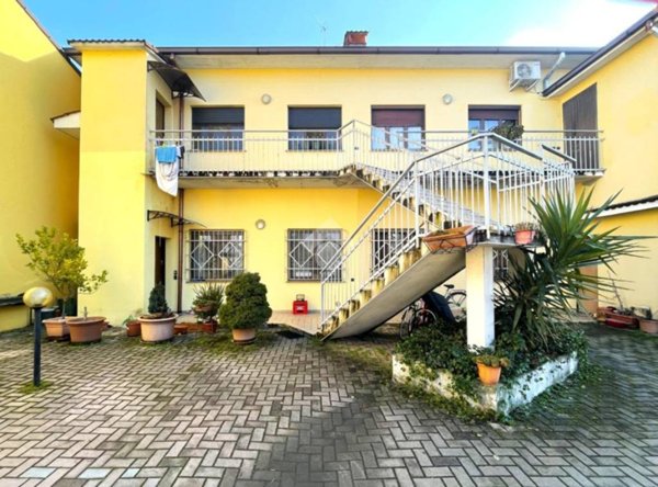 appartamento in vendita a Persico Dosimo in zona Persichello