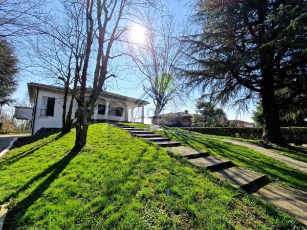 casa indipendente in vendita a Persico Dosimo in zona Persichello