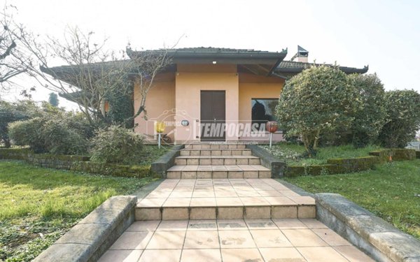 casa indipendente in vendita a Persico Dosimo