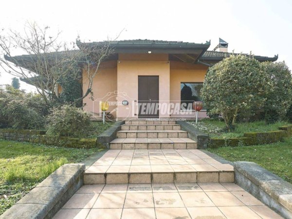 casa indipendente in vendita a Persico Dosimo in zona Persichello