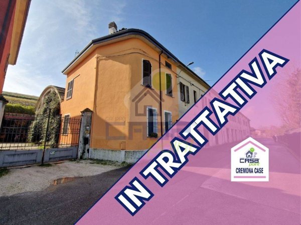 casa indipendente in vendita a Persico Dosimo in zona Dosimo