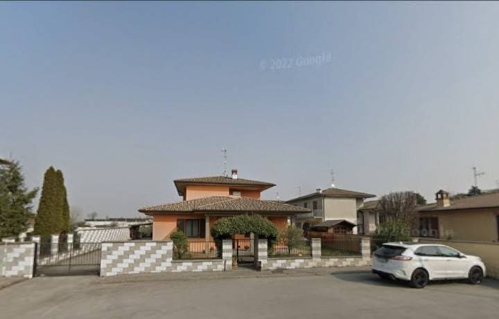 casa indipendente in vendita a Persico Dosimo in zona Dosimo