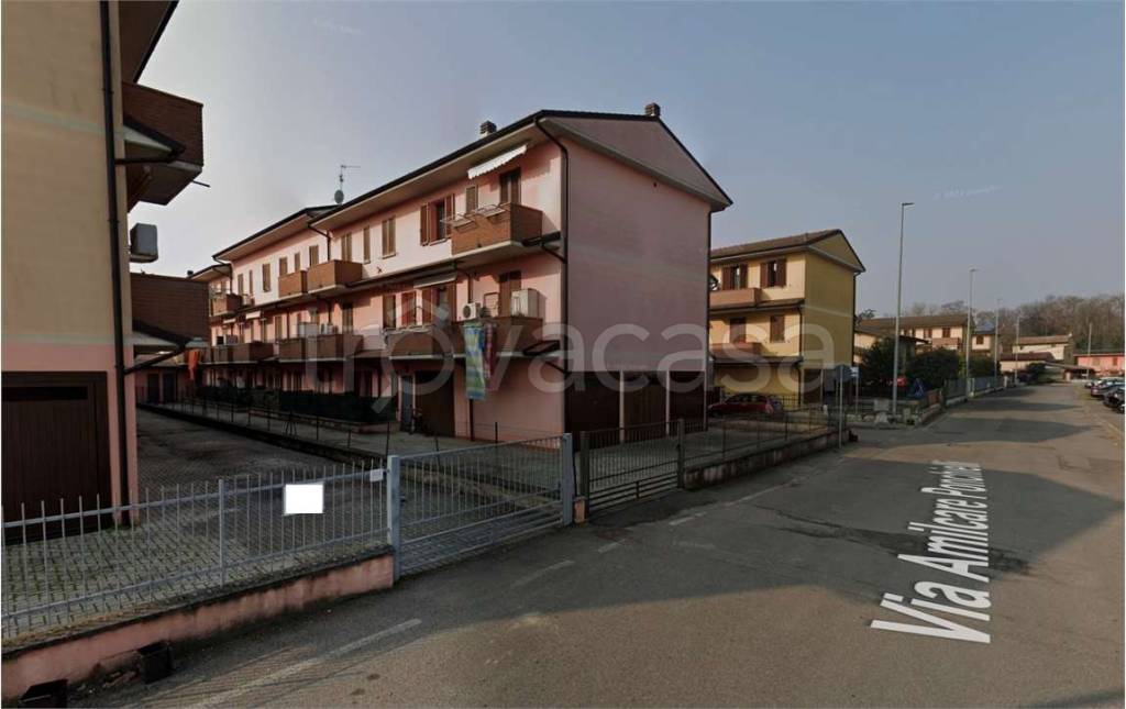 appartamento in vendita a Persico Dosimo in zona Persichello