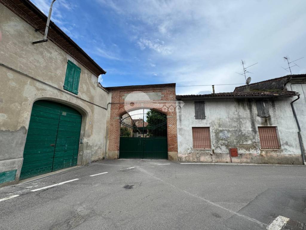 casa indipendente in vendita a Persico Dosimo