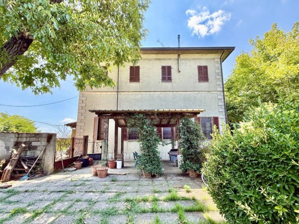 casa indipendente in vendita a Persico Dosimo
