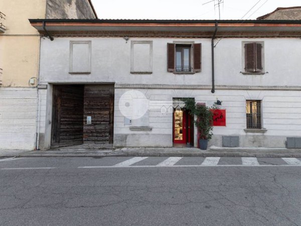 negozio in vendita a Persico Dosimo in zona Dosimo