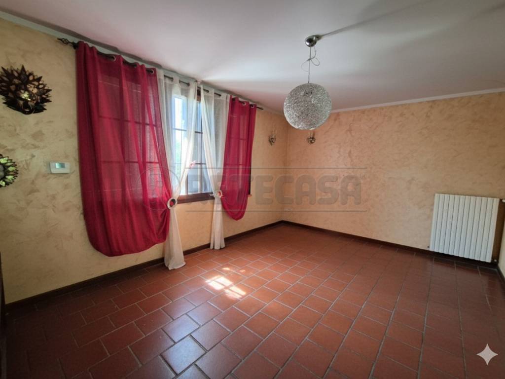 casa indipendente in vendita a Persico Dosimo in zona Persichello