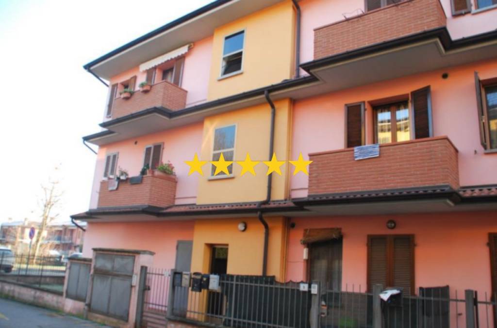 appartamento in vendita a Persico Dosimo in zona Persichello