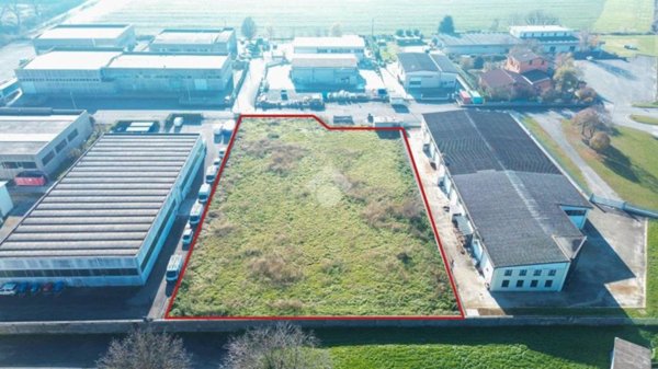 terreno agricolo in vendita a Persico Dosimo in zona Dosimo