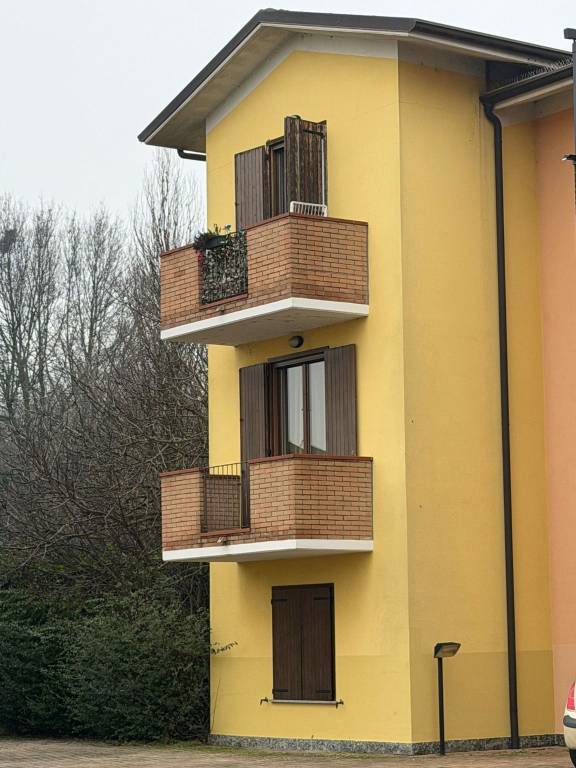 appartamento in vendita a Persico Dosimo in zona Persichello