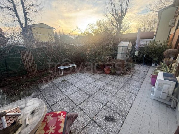 appartamento in vendita a Persico Dosimo in zona Persichello