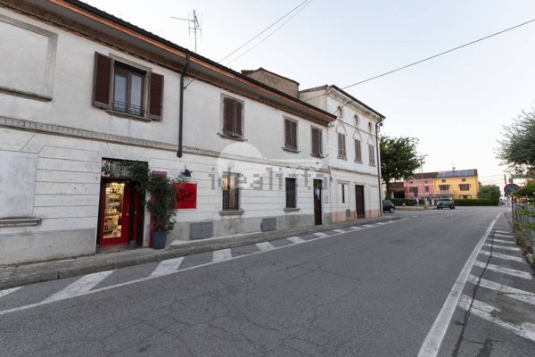 casa indipendente in vendita a Persico Dosimo in zona Dosimo