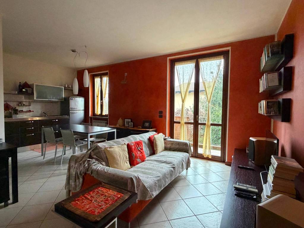 appartamento in vendita a Persico Dosimo in zona Persichello