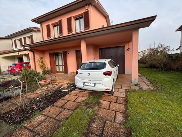 casa indipendente in vendita a Persico Dosimo in zona Persichello