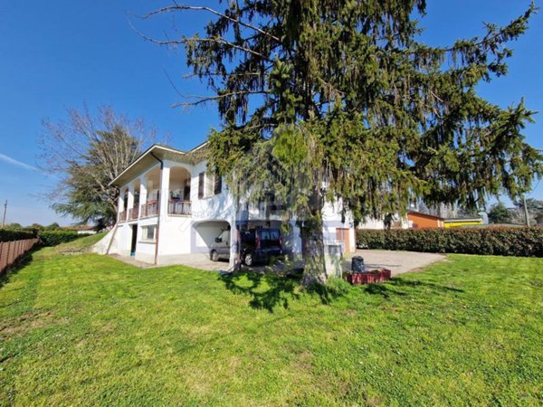 casa indipendente in vendita a Persico Dosimo in zona Persichello