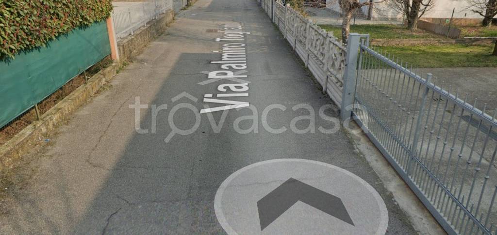 negozio in vendita a Persico Dosimo in zona Persichello